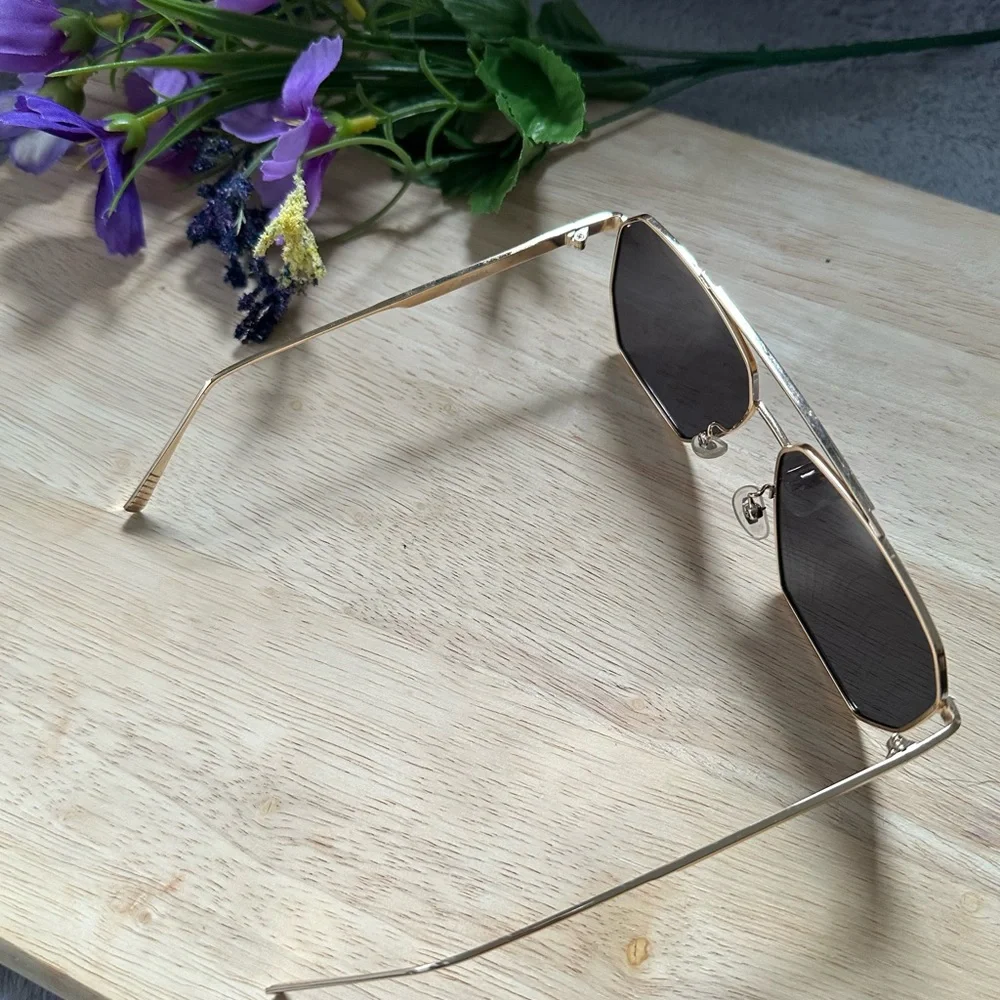 🌹 Retro Unisex Gold  Frame Brown Lens Unisex Sunglasses